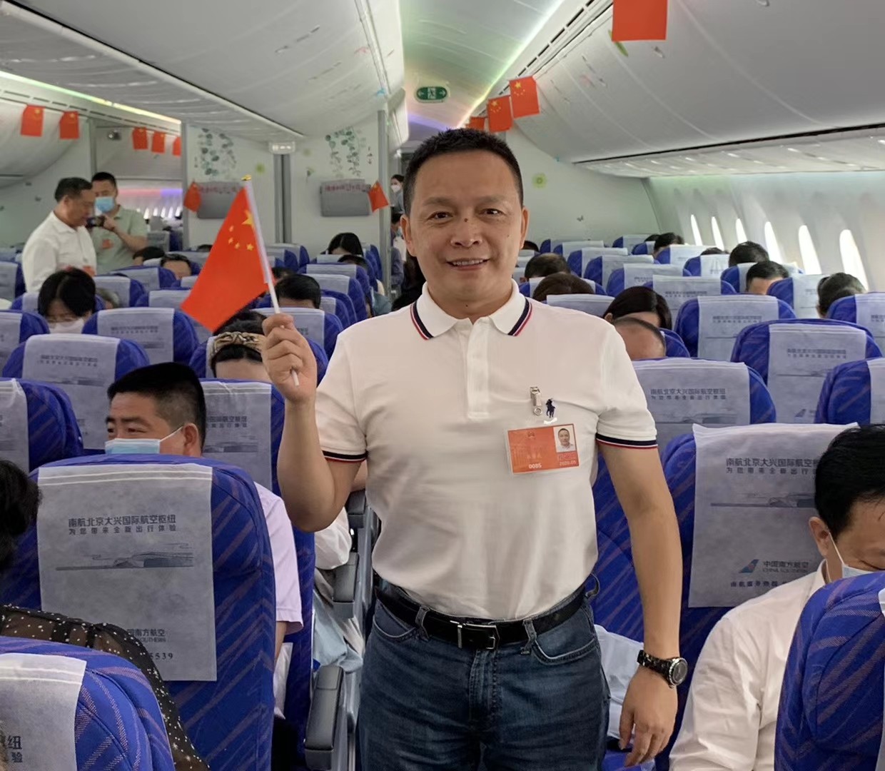 【2020兩會(huì)】全國(guó)人大代表、鹽津鋪?zhàn)佣麻L(zhǎng)張學(xué)武赴京履職